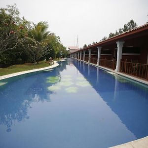 Lagoon Queen Room
